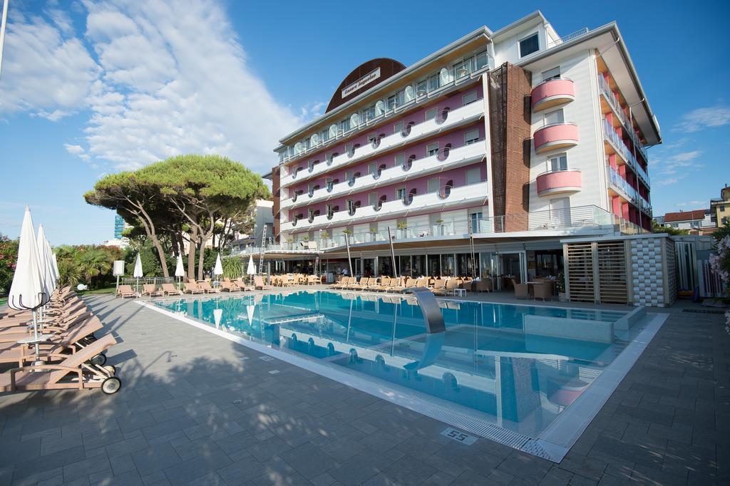 Hotel Cesare Augustus Lido di Jesolo Esterno foto