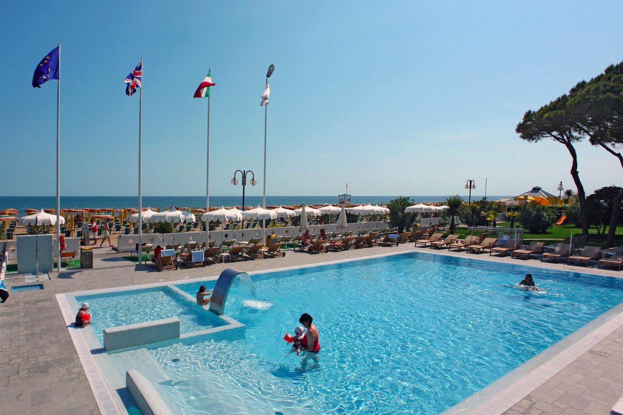 Hotel Cesare Augustus Lido di Jesolo Esterno foto