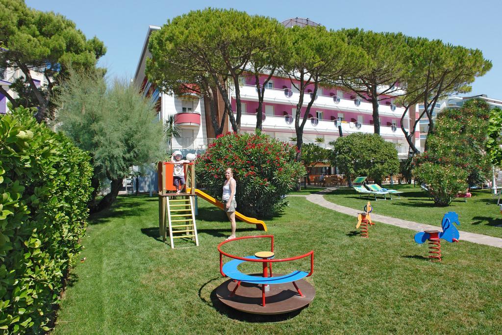 Hotel Cesare Augustus Lido di Jesolo Esterno foto